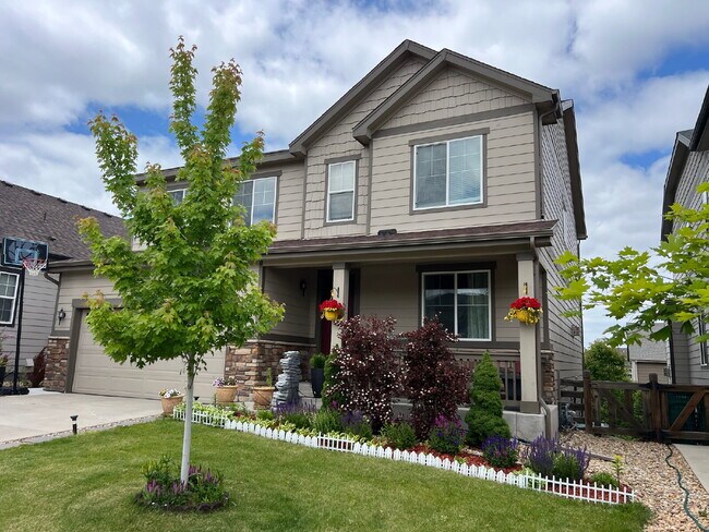 "Spacious 6-Bedroom Haven with 5 Full Baths in Aurora - *$400 off first months rent!"