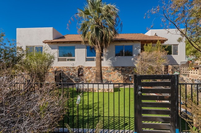 Photo - 1902 E Cortez St