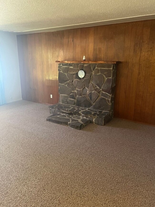 Photo - 3BED 1.5BATH - BONUS ROOM, LARGE YARD, WASHER/DRYER HOOKUP, DRIVEWAY PARKING