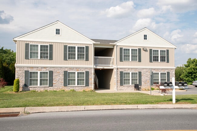 Building Photo - 200 Larkspur Ln Unit 103