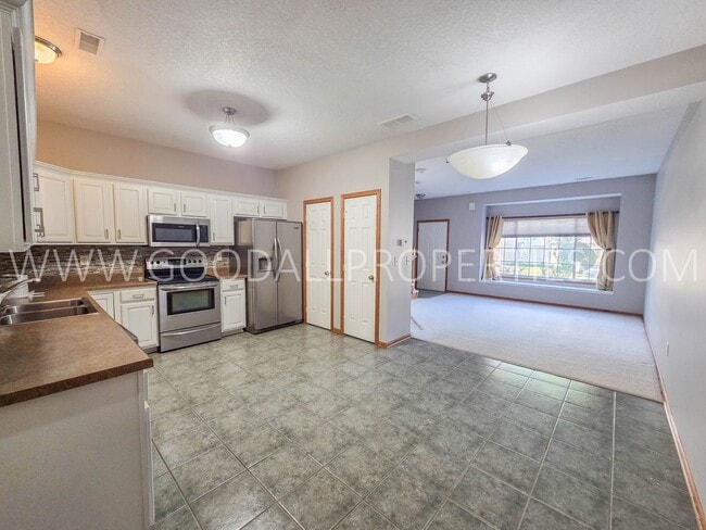 2146 Ridgeview Cir
