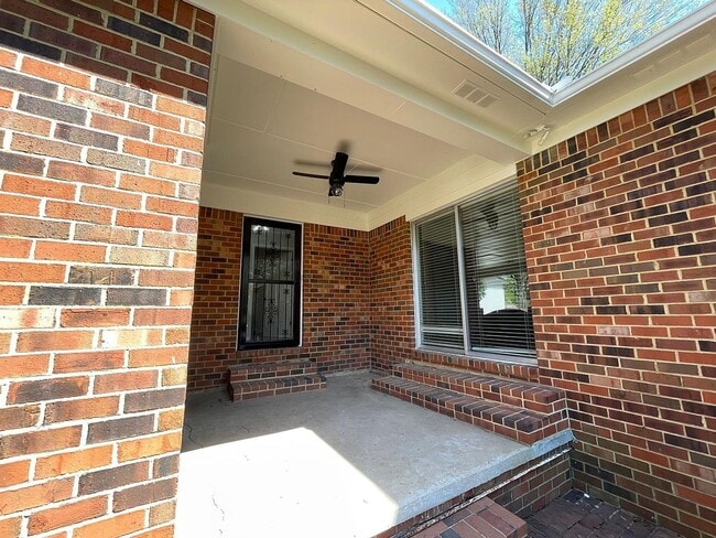 Photo - 3107 Redwood Dr