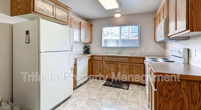 Photo - 1288 Lake Cir