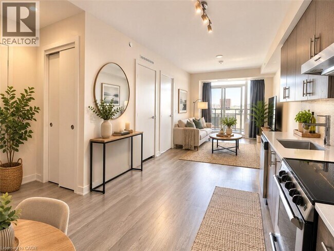 Photo - 212 King William St Unit 723