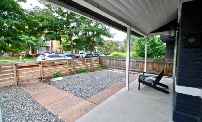 Photo - 3251 Lawrence St