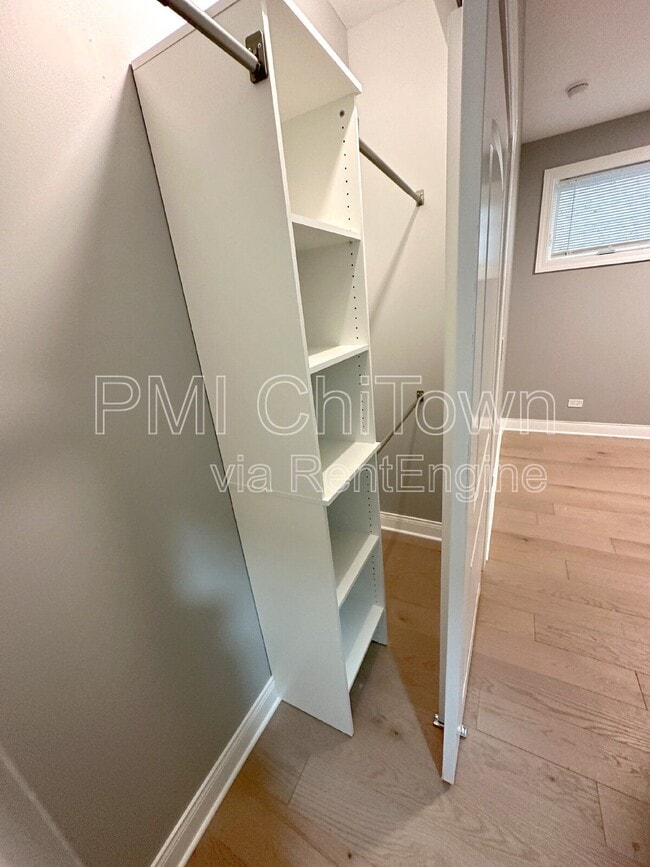 Photo - 4952 S Michigan Ave