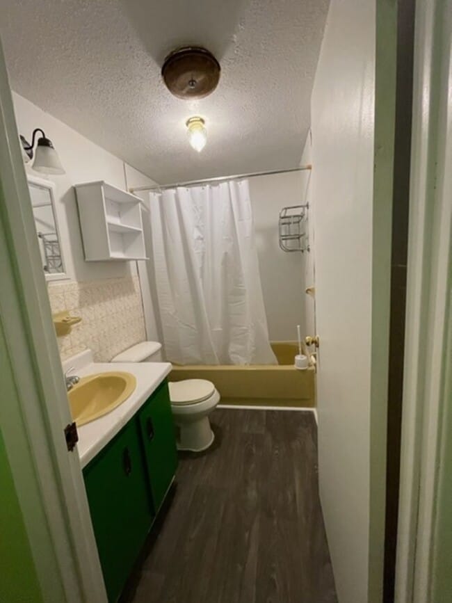 Photo - 1 Bedroom 1 bath apartment in Maryville Credit and Background Check required. Call Debra Johnson ...