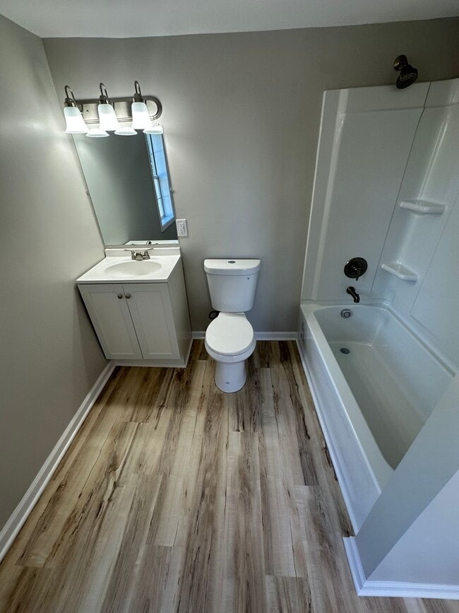 Photo - CHARMING, 1 BEDROOM UPPER LEVEL DUPLEX AVA...