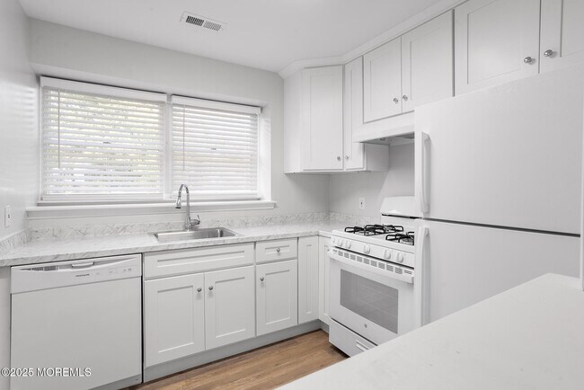 Photo - 30 Winged Foot Ln