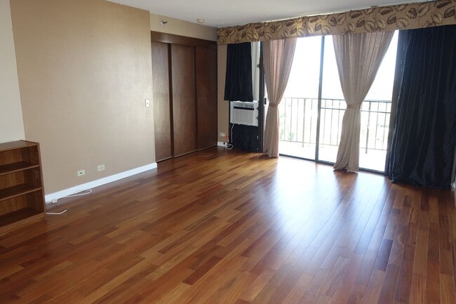Photo - 2 BD / 2 BA Apartment in Aiea!