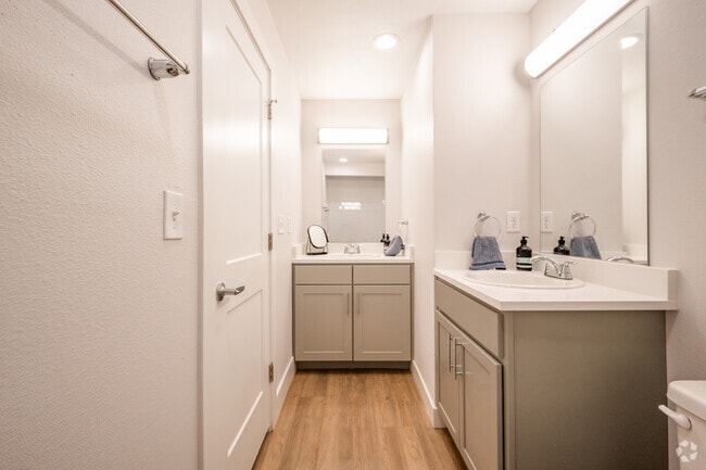3 BR, 2 BA - 930 SF
