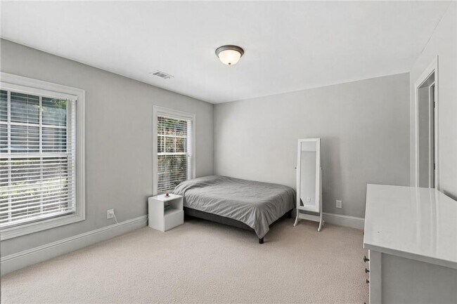 5161 Monitor Ln