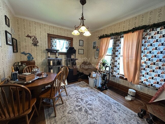 Photo - 808 Wheaton Ave