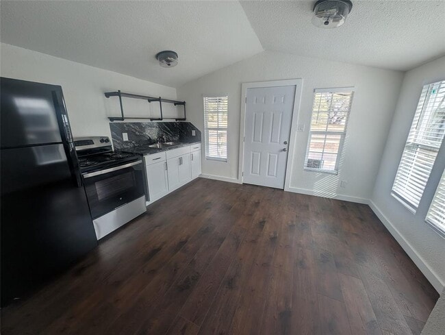 Photo - 3019 E 12th St