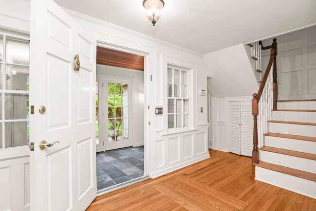 Photo - 112 Hillspoint Rd