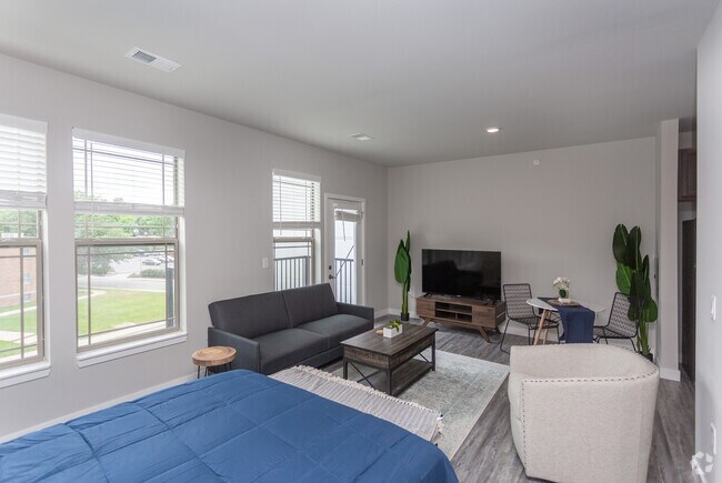 Studio - 649 SF