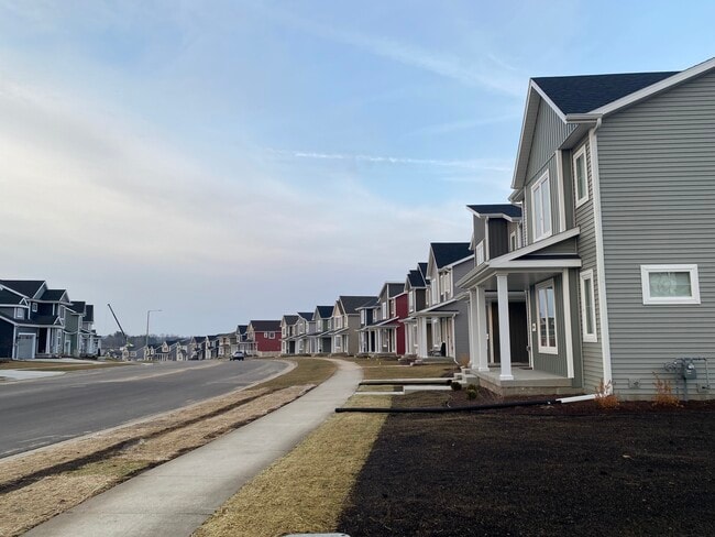 Photo - 604 Sugar Maple Ln