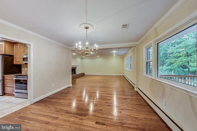 Photo - 14904 Claude Ln