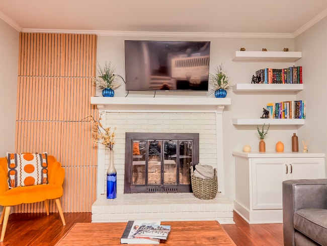 Photo - 341 E Millbrook Rd