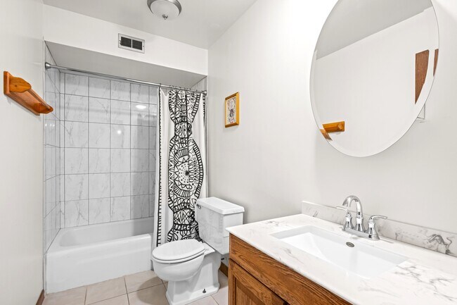 Photo - 1472 Carol Ct Unit 1A