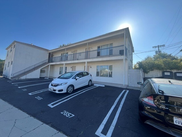 2651 La Cienega Ave/ 8501 Hargis St