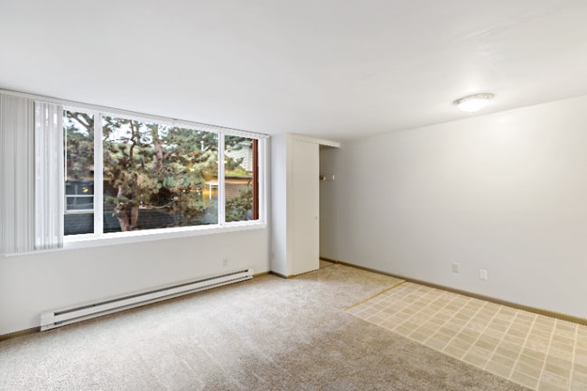 Photo - 5625 15th Ave NE Unidad 303