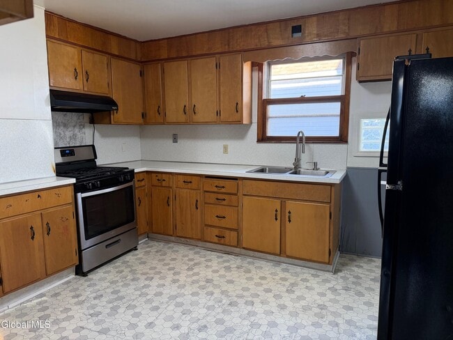 Photo - 830 Hampton Ave