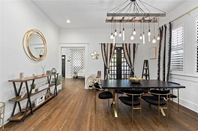 Photo - 563 Parkway Dr NE