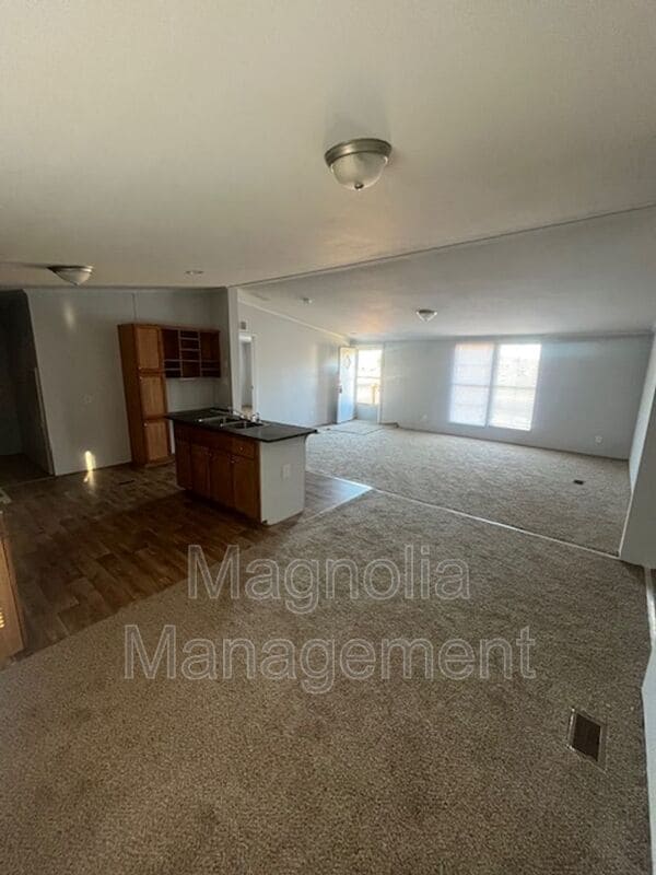 Photo - 116 Hawtree Creek Way