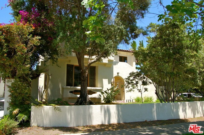 Photo - 1203 Hi Point St House