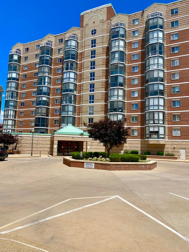 Frente - 24 Courthouse Sq Unidad 512