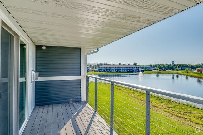 Apartment "W" | 1 BR 1 BA | 877 SF