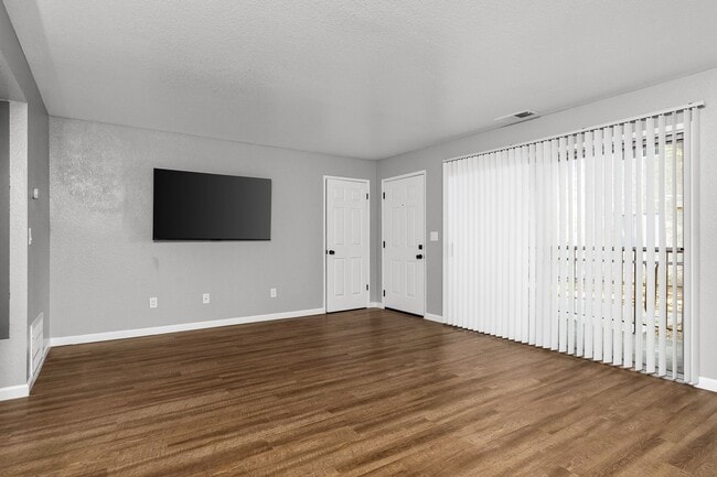 Redwood Cove Apartments