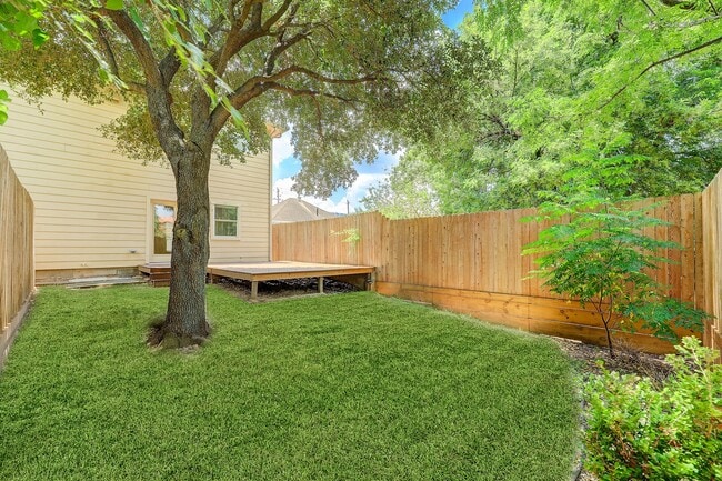 Photo - 1901 Fletcher St