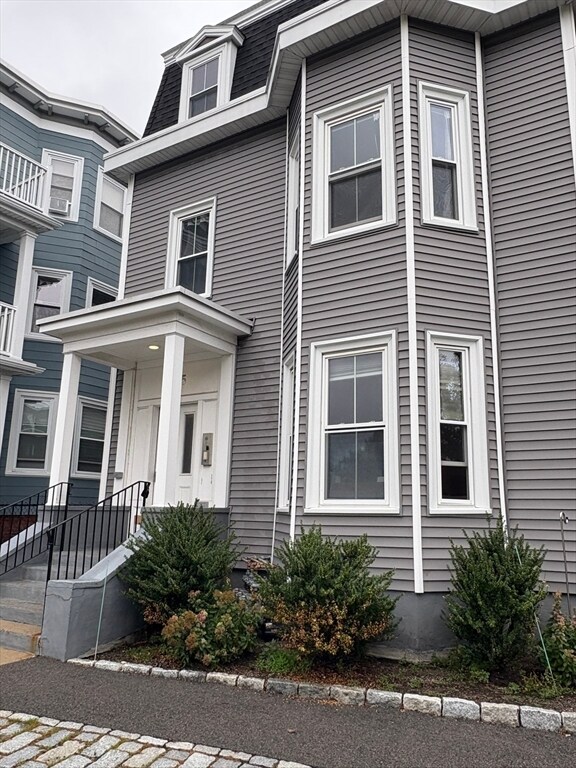 Photo - 755 Somerville Ave Unidad 2