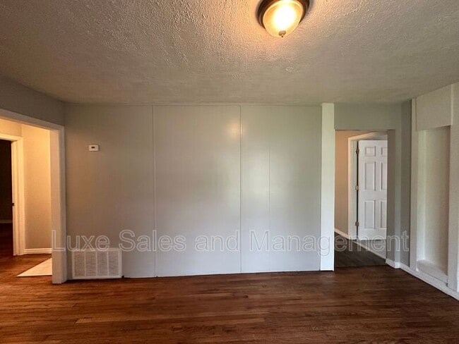Photo - 3409 Willow Creek Dr