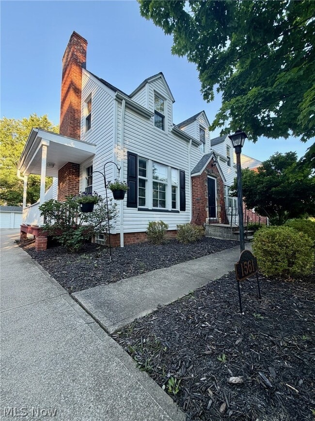 Photo - 1561 Maywood Rd