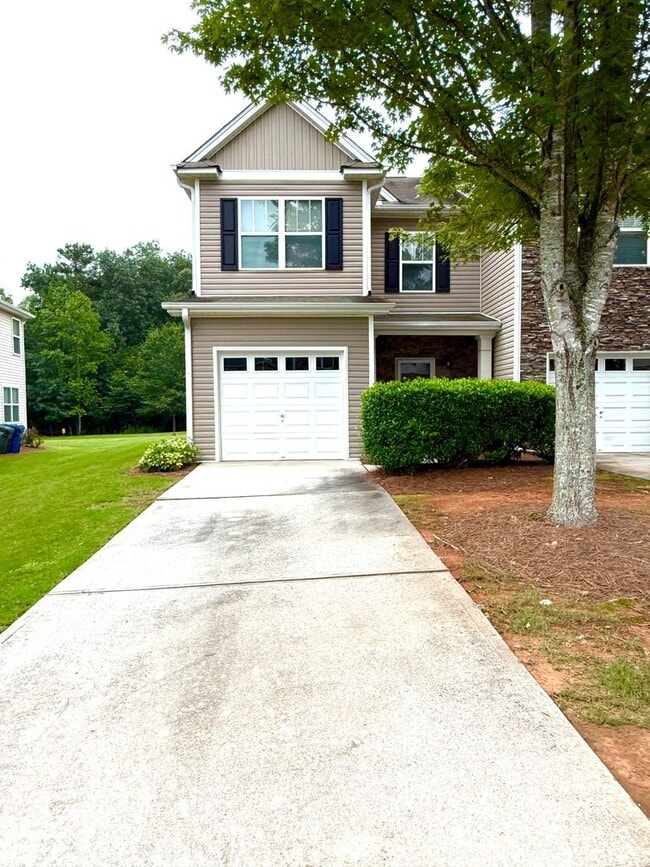 Building Photo - Step to the sophisticated side! Rental