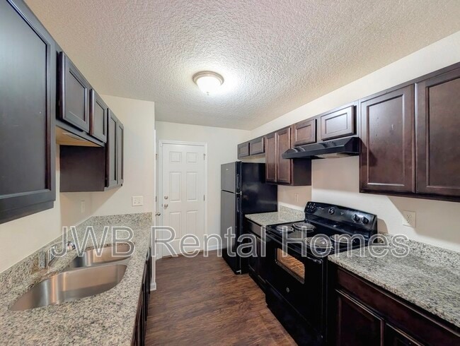 Photo - 417 W 47th St