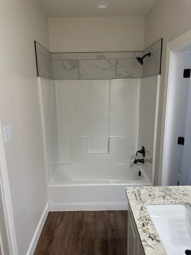 Photo - 7111 Tin Cup