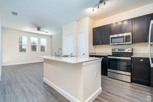 1BR, 1BA - 624SF - Kitchen