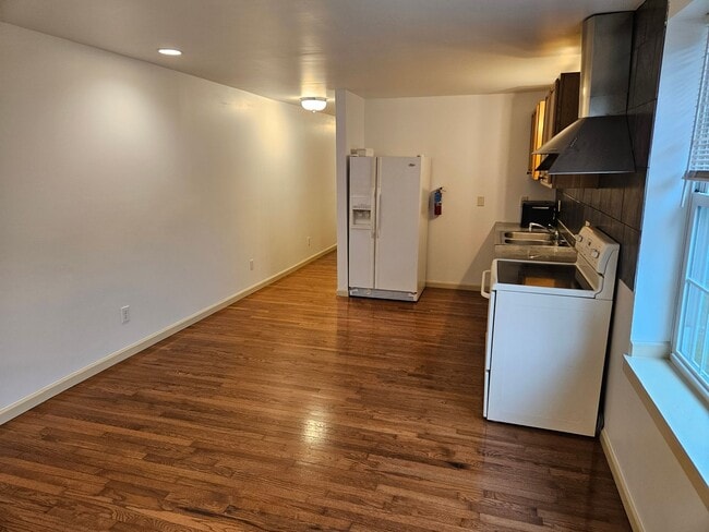 Photo - 798RUNVILLER Unit 1