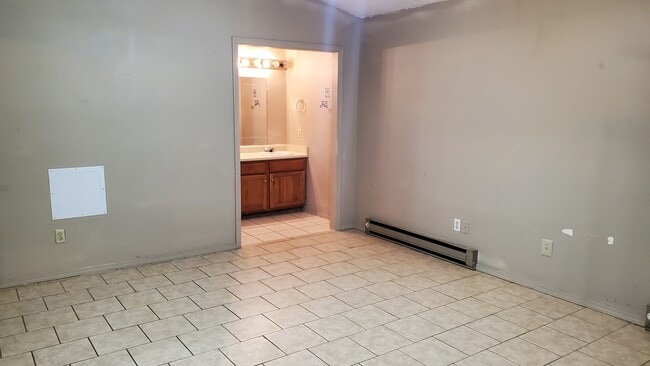 Building Photo - 207 Pleasant Ave Unit 207