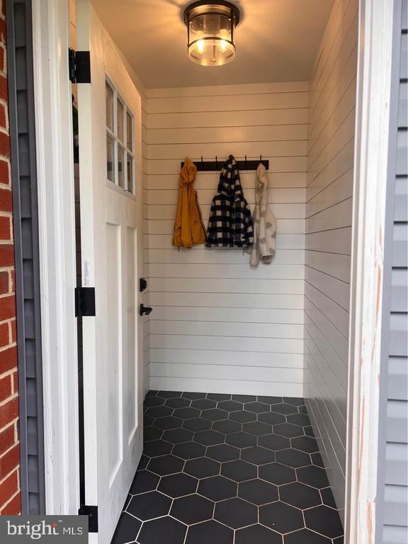 Photo - 6122 Rolling View Dr