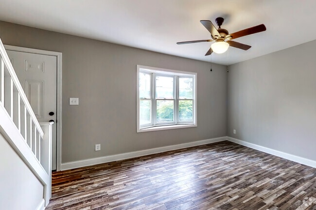 2BR, 1.5BA - 1100 SF