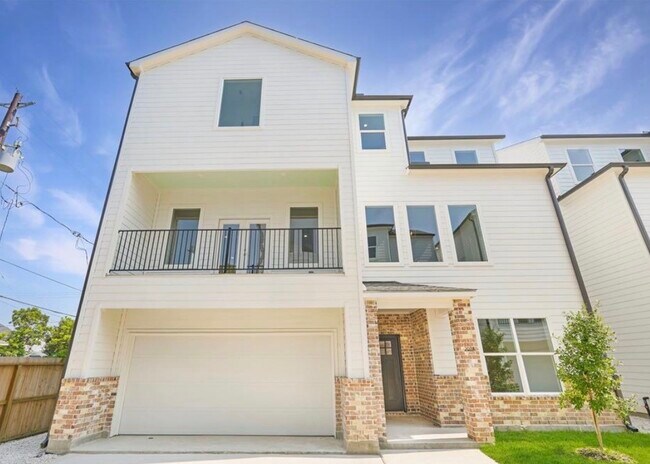 Photo - 207 Edgewood St