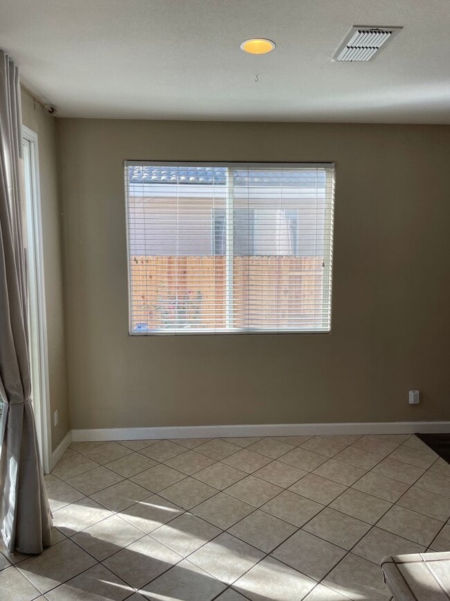 Photo - NICE SINGLE STORY 3 BED & 2 BATH HOME IN ELK GROVE!