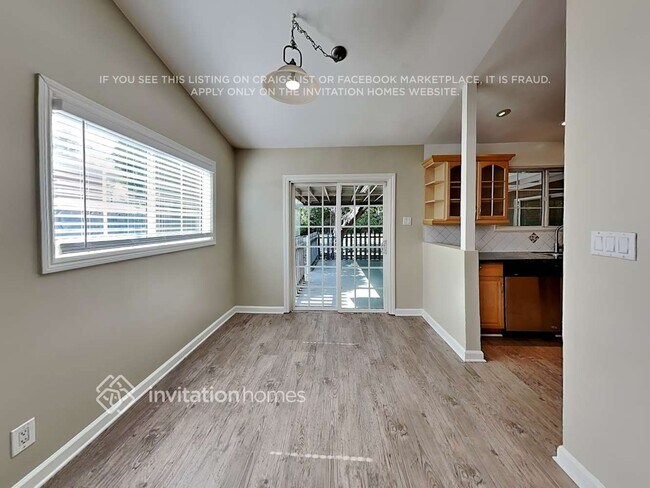 Photo - 18612 Arminta St