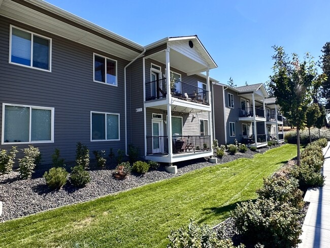 Building Photo - Assembly Trail