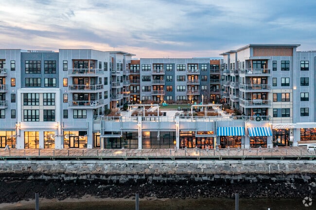 Windsor Marina Bay Apartments